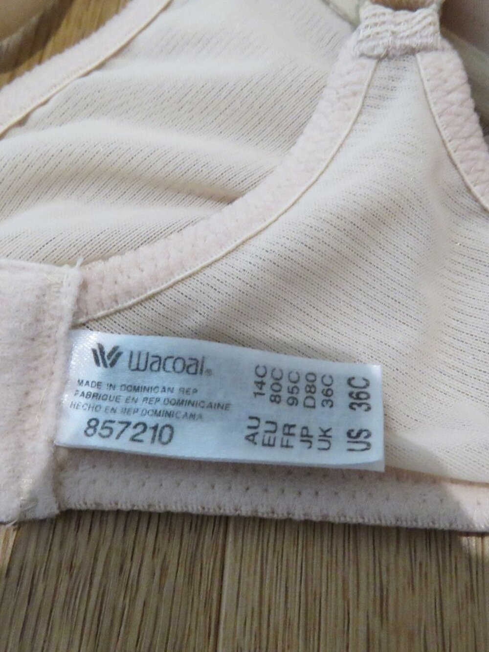 WACOAL Visual Effects Minimizer Bra in Sand Size 36C Neutral Minimalist - Picture 12 of 12